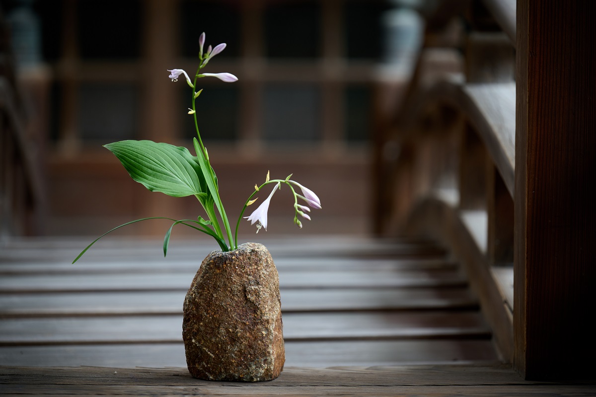 加茂七石（鞍馬石）一輪挿し 【京の庭大工 植司 皆川拓哉