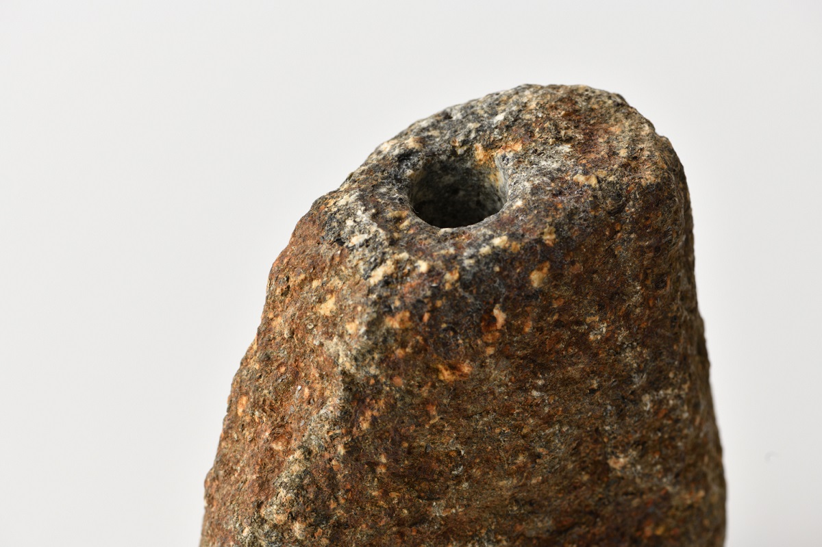 京の銘石　加茂七石『賎機糸掛石』(溜まり石) 京の銘石 加茂七石『賎機糸掛石』(溜まり石)