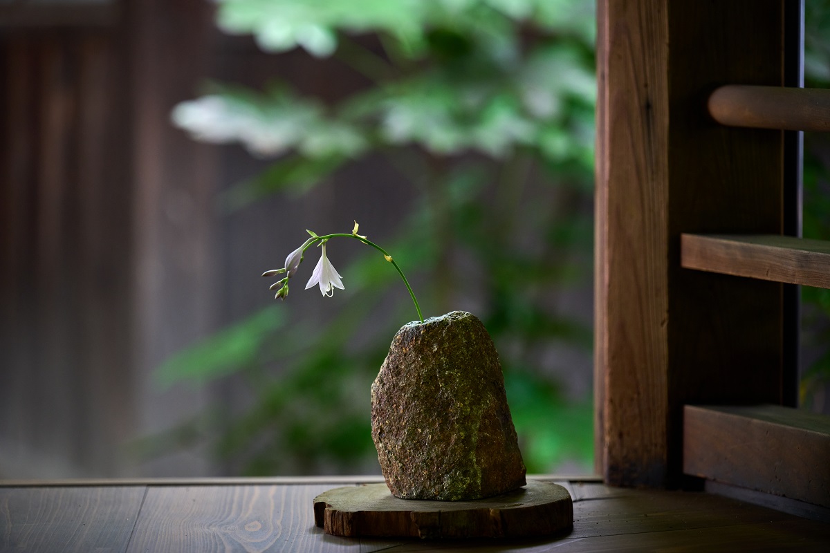 加茂七石（鞍馬石）一輪挿し 【京の庭大工 植司 皆川拓哉