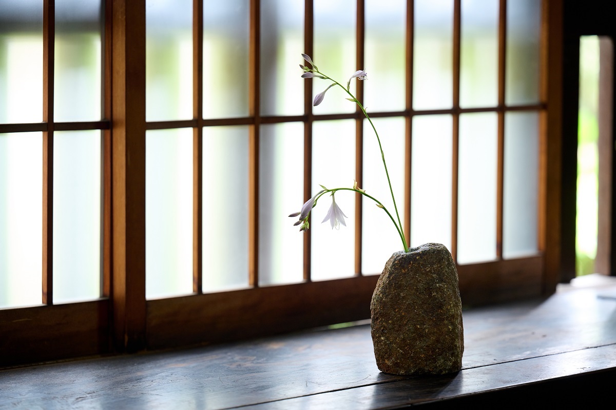 加茂七石（鞍馬石）一輪挿し 【京の庭大工 植司 皆川拓哉】 | 商品詳細